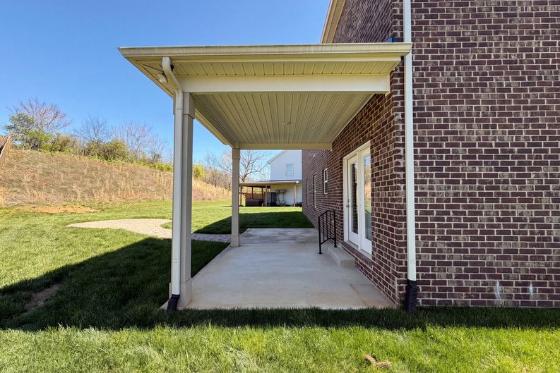 Photo 9 of 44 of 2714 Green Ash Ln, Knoxville, TN
