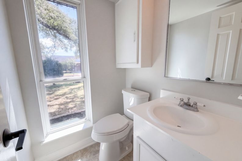 Photo 14 of 35 of 1114 Forestburg Dr, Houston, TX