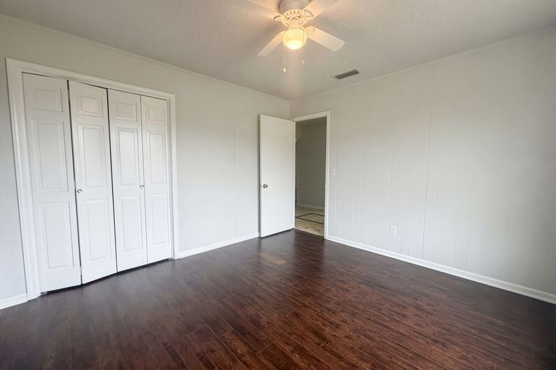 Photo 6 of 22 of 606 Gulfstream Trl S, Orange Park, FL