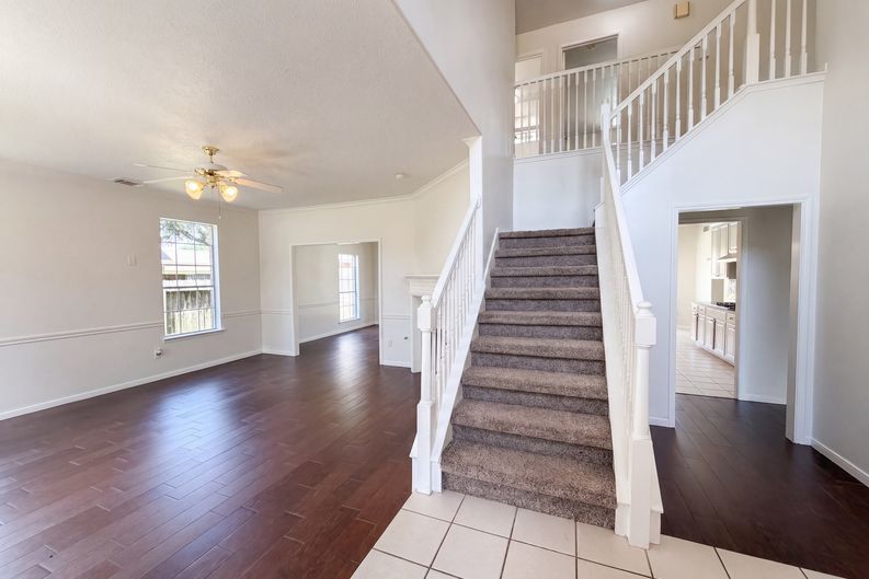 Photo 3 of 30 of 2854 Everett Dr, Friendswood, TX