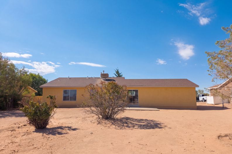 Photo 3 of 18 of 5051 27th Ave NE, Rio Rancho, NM