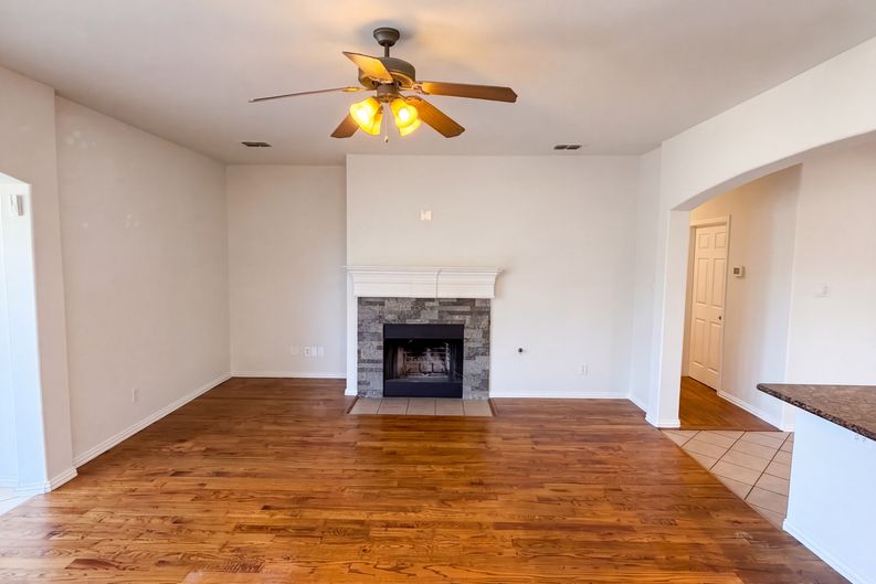 Photo 3 of 15 of 2184 Stuttgart Dr, Frisco, TX