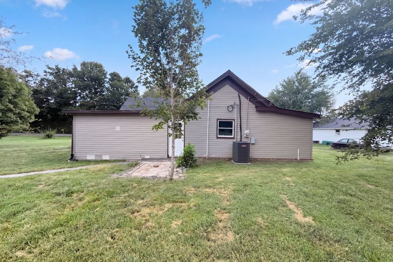 Photo 5 of 13 of 2545 W Mount Vernon Rd, Bethpage, TN