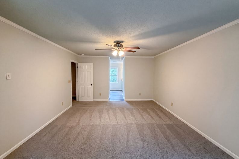 Photo 11 of 22 of 3029 Southampton Cir, Gastonia, NC