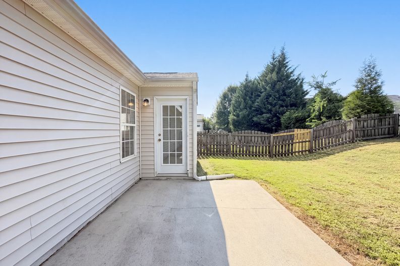 Photo 18 of 19 of 10215 Orchard Grass Ct, Charlotte, NC