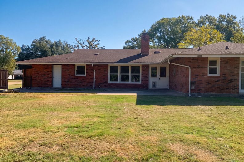 Photo 9 of 48 of 525 Lurene Cir, Montgomery, AL