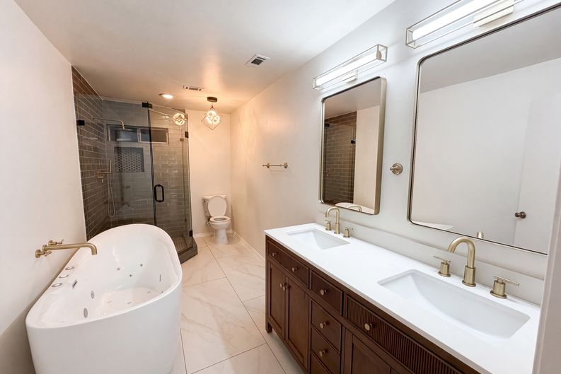 Photo 13 of 20 of 722 S Forest Ln, Duncanville, TX