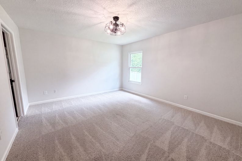 Photo 12 of 18 of 7428 Sweet Rose Ln, Jacksonville, FL