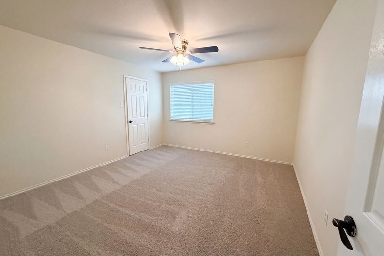 Photo 4 of 24 of 6206 Suellen Ln, Killeen, TX