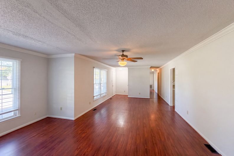 Photo 6 of 16 of 3311 Woodmere Ct, Hope Mills, NC