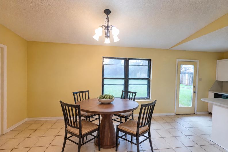 Photo 9 of 17 of 908 Hackberry St, Copperas Cove, TX