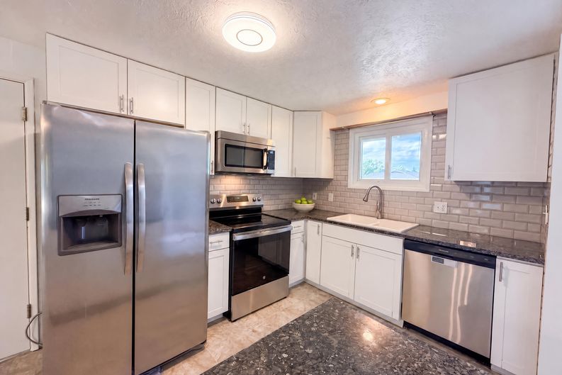 Photo 7 of 21 of 220 NE Cambridge Cir, Corvallis, OR
