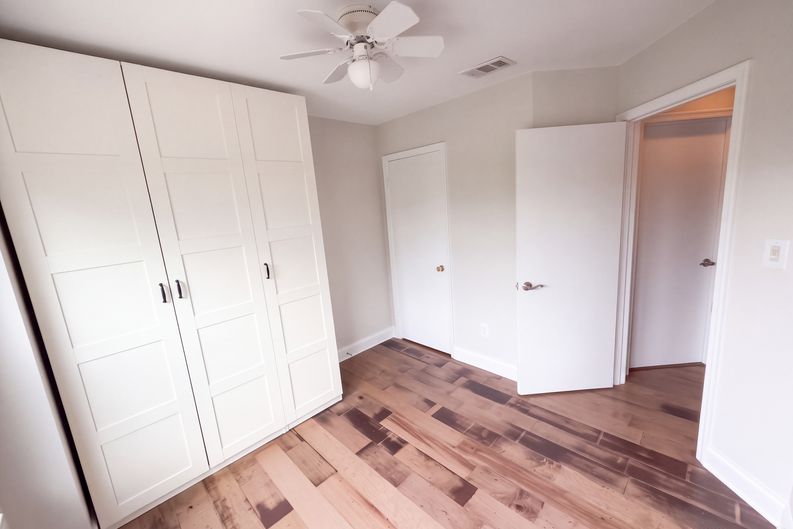 Photo 17 of 25 of 7904 Saddlehorn Ct, Manassas, VA