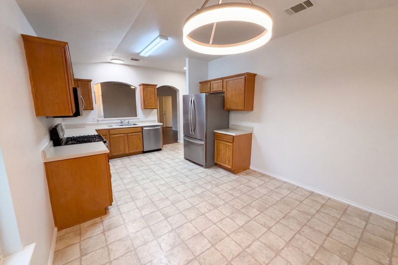 Photo 7 of 17 of 1107 Burgess Dr, Leander, TX