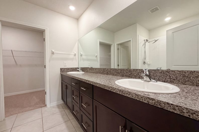 Photo 24 of 42 of 11849 Blackeyed Susan Dr, Riverview, FL