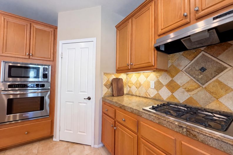 Photo 11 of 32 of 17780 Sweetgum Ln, Canyon Country, CA