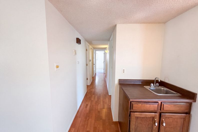 Photo 9 of 22 of 6908 Welton Dr NE, Albuquerque, NM
