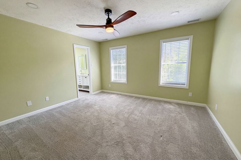 Photo 4 of 17 of 392 Bubble Creek Ct, Fayetteville, NC
