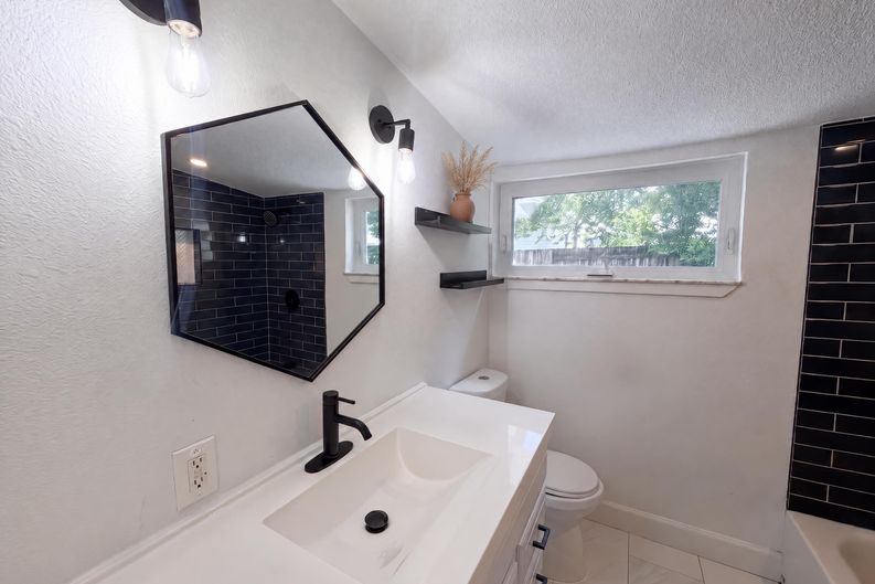 Photo 13 of 15 of 212 W Hiawatha St, Tampa, FL