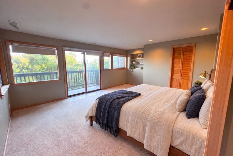 Photo 7 of 29 of 4510 SW 244th St, Vashon, WA