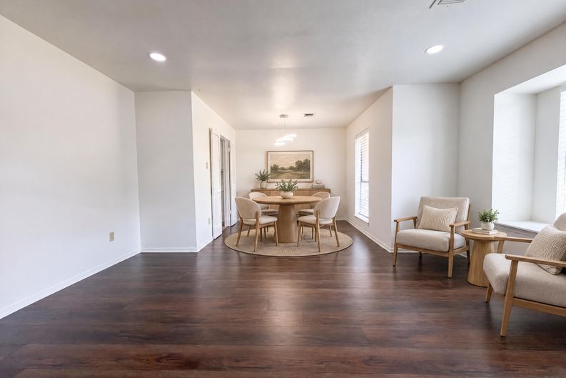 Photo 3 of 21 of 6910 Vialinda Dr, Houston, TX