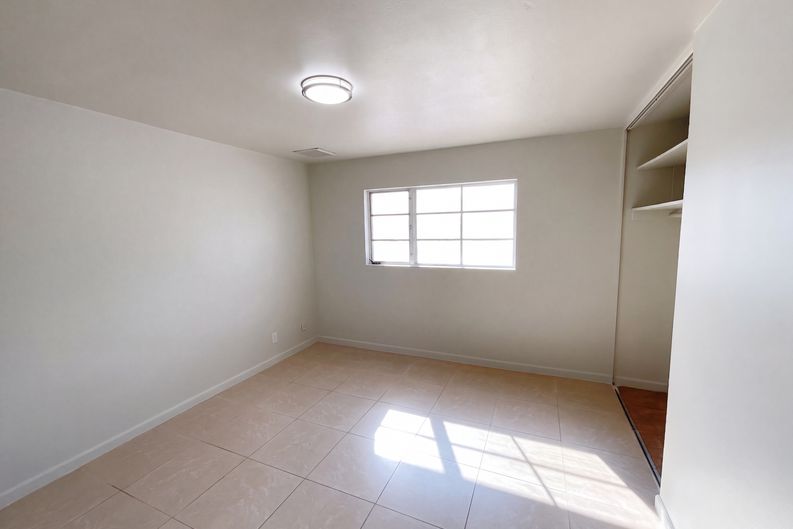 Photo 13 of 21 of 3544 W Sierra Vista Dr, Phoenix, AZ