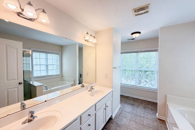 Photo 14 of 22 of 12312 Chesley Dr, Charlotte, NC