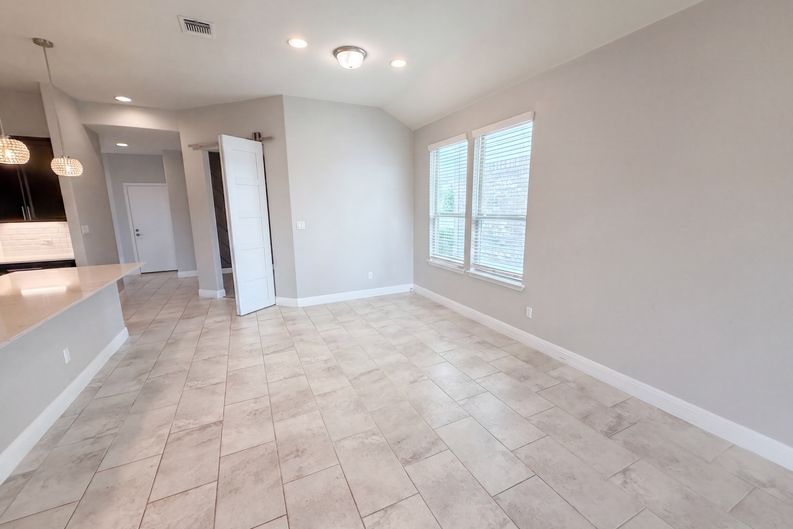 Photo 17 of 18 of 306 Duroc Dr, Hutto, TX