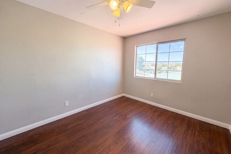 Photo 15 of 21 of 16960 Sorrento Ln, Victorville, CA