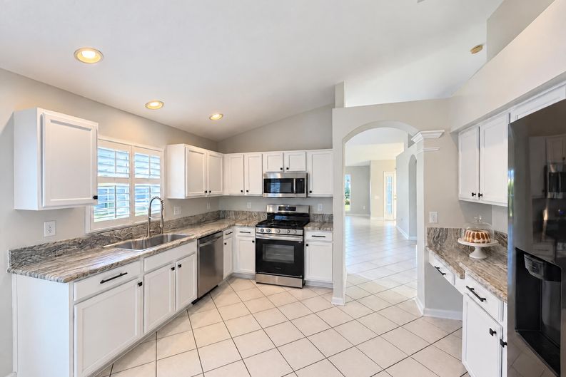 Photo 8 of 37 of 30447 Iverson Dr, Wesley Chapel, FL