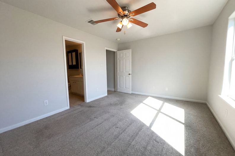 Photo 4 of 16 of 7015 Rosebud Hollow Ln, Richmond, TX