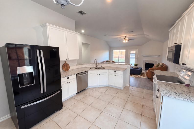 Photo 9 of 52 of 2821 Enchanted Eve Dr, Little Elm, TX