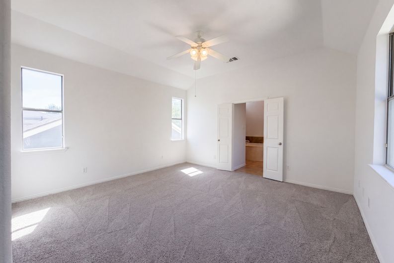 Photo 4 of 23 of 1700 Forsythe Dr, Savannah, TX