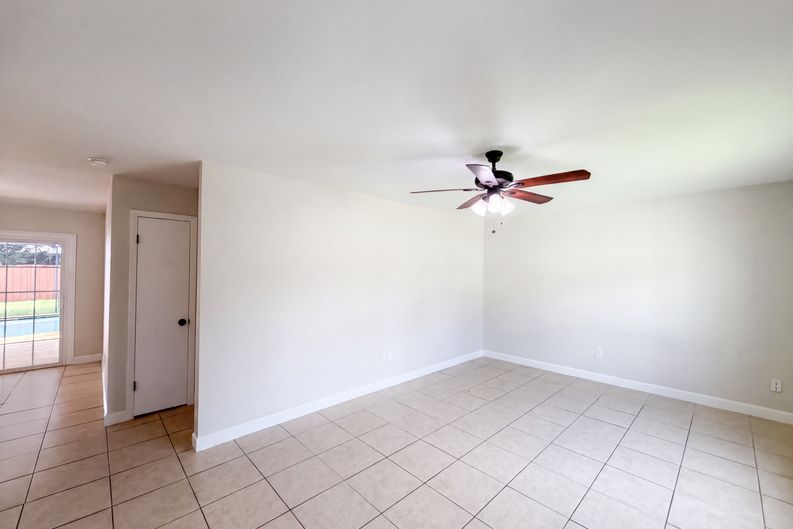 Photo 12 of 19 of 7233 W Thomas Jefferson Cir W, Bartow, FL