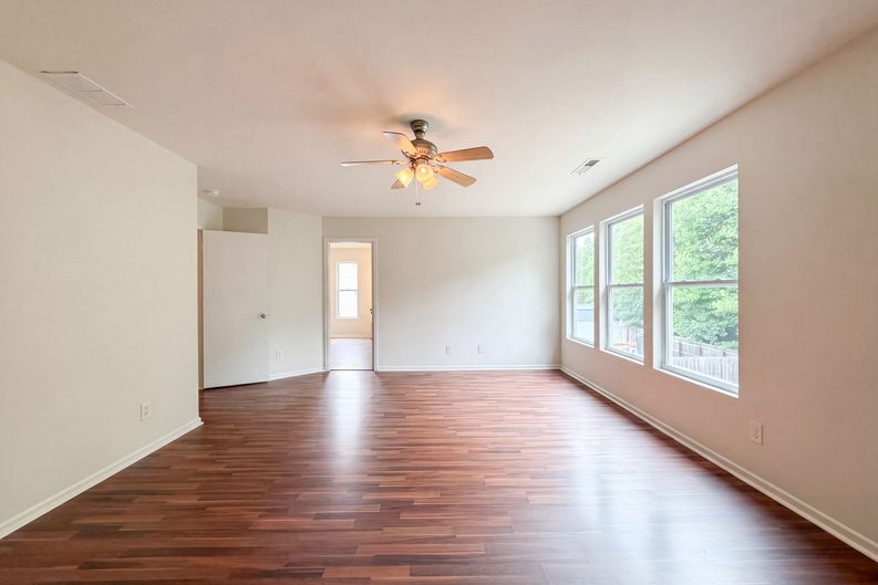 Photo 10 of 25 of 382 Kendall Dr, Winston Salem, NC