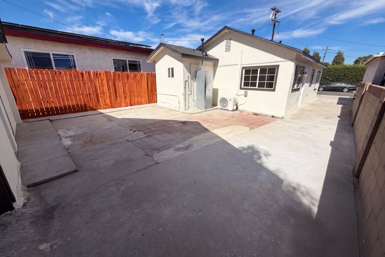 Photo 5 of 27 of 15343 Pimenta Ave, Paramount, CA