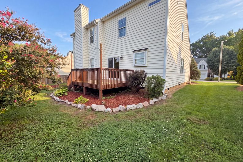 Photo 5 of 17 of 4549 Drewbridge Way, Raleigh, NC