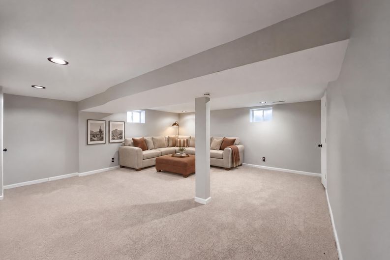 Photo 15 of 21 of 3809 S Drumm Ave, Independence, MO