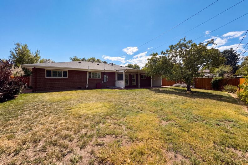 Photo 5 of 27 of 2145 E Columbia Pl, Denver, CO