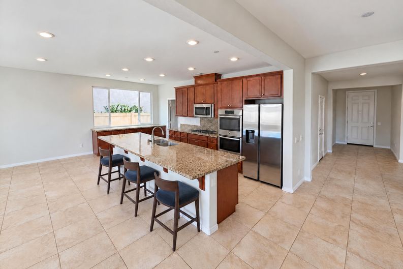 Photo 3 of 21 of 31585 Chamise Ln, Murrieta, CA