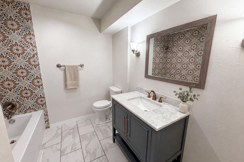 Photo 15 of 20 of 722 S Forest Ln, Duncanville, TX