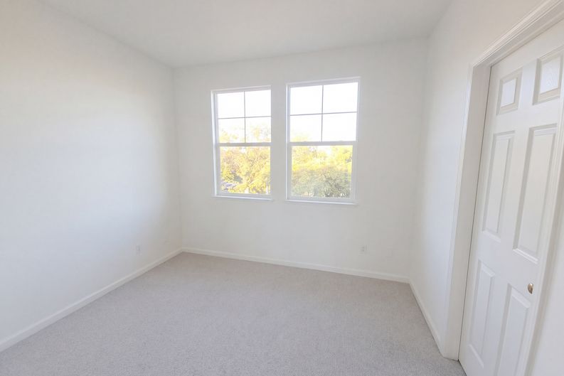 Photo 15 of 41 of 2328 Forty Niner Ct, Antioch, CA