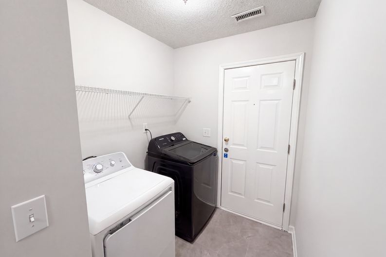 Photo 11 of 17 of 5809 Weddington Rd, Raleigh, NC