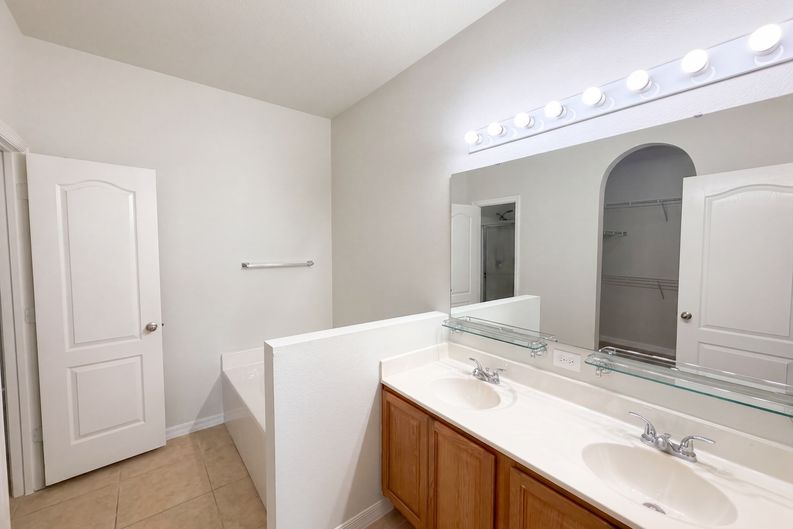 Photo 11 of 21 of 419 Hammerstone Ave, Haines City, FL
