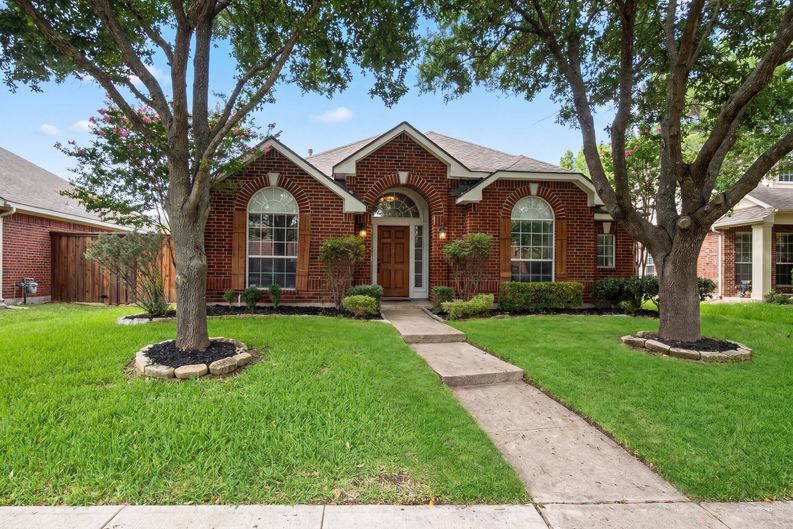 Photo 15 of 17 of 1441 Forest Oaks Ct, Frisco, TX
