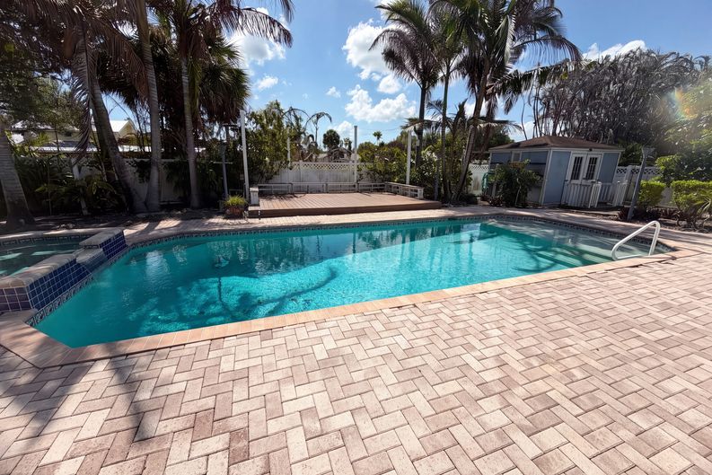 Photo 30 of 33 of 2902 Serenity Cir S, Fort Pierce, FL