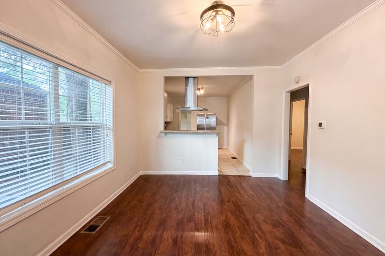 Photo 10 of 21 of 1773 Sylvan Rd SW, Atlanta, GA