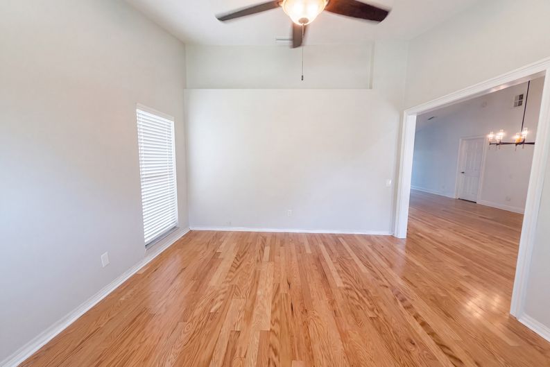 Photo 3 of 21 of 1204 Tiger Wood Ct, Valrico, FL