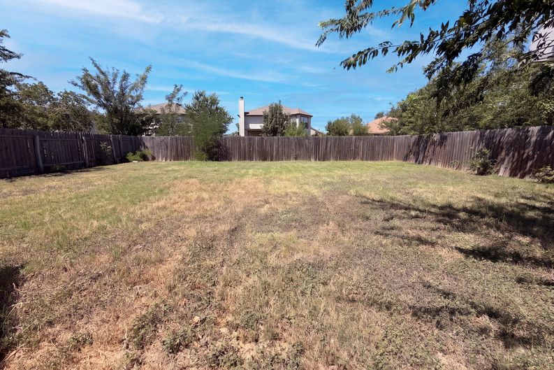 Photo 19 of 21 of 305 Edgewood Cv, Leander, TX