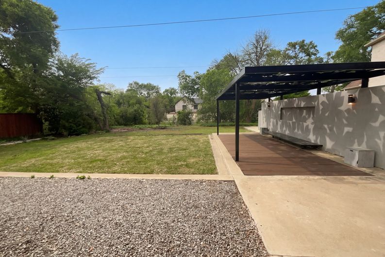 Photo 21 of 24 of 7121 Winding Creek Rd, Dallas, TX